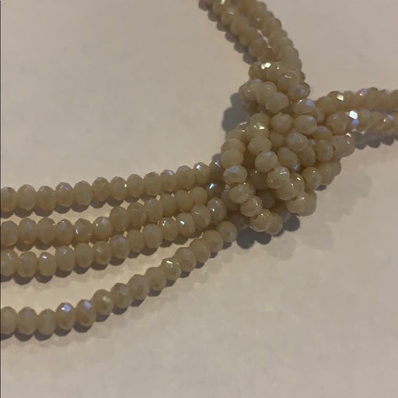 ✨ NWT beaded necklace. - Picture 2 of 5